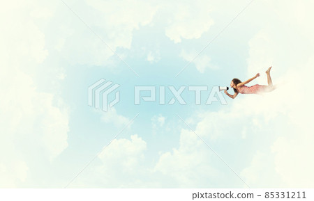 She is free to express herself 85331211