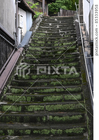 陡峭的樓梯 陡峭的樓梯 85333958