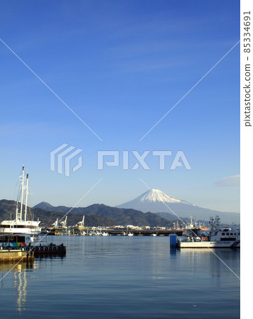 <Shizuoka Shimizu> Mt. Fuji seen from Shimizu Port 85334691