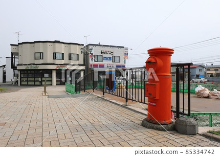 北海道洞爺湖町(JR洞爺湖站前)有圓形柱子的風景 北海道洞爺湖町(JR洞爺湖站前)有圓形柱子的風景 85334742