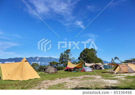 Mid-July (Summer) Morning Jinbagatayama Campground Nakagawa-mura, Kamiina-gun, Nagano Prefecture Mid-July (Summer) Morning Jinbagatayama Campground Nakagawa-mura, Kamiina-gun, Nagano Prefecture 85336498
