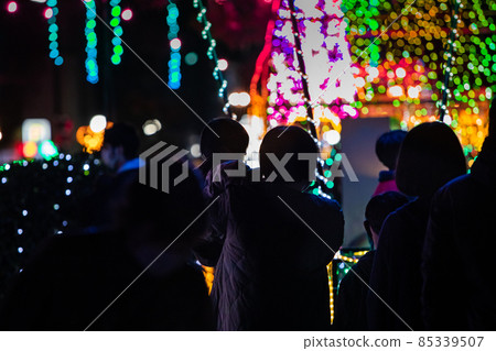 It is the scenery of the Hiroshima Dreamination Festival. It is an illumination festival. 85339507