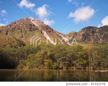 Mt. Yake seen from Taisho Pond 85342576