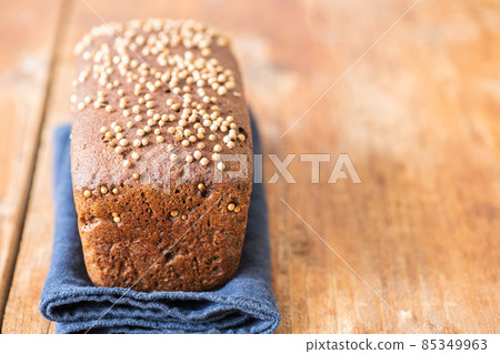 Famous russian rye sourdough bread - Borodinskiy with cardamom and malt. 85349963
