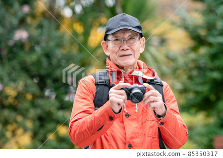 遠足愛好高級男性 85350317