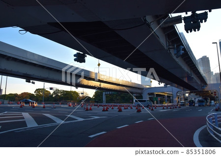 冬夜的汐留 JCT 附近 85351806