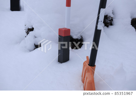 雪地界樁冬季勘察土地圖像 85351967