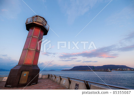 高松港玉藻防波堤燈塔 紅燈塔 Setoshirube 高松港玉藻防波堤燈塔 紅燈塔 Setoshirube 85355087