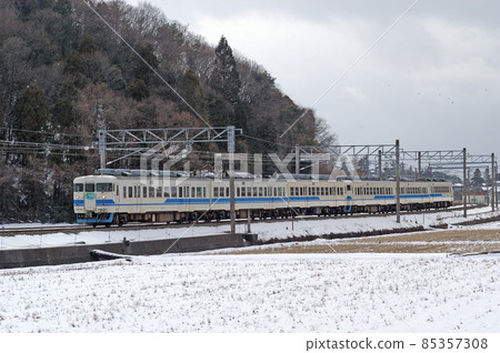 Hokuriku Main Line Awara Onsen-Hosorogi JR West 413 series B08 + B04 organization (Kanazawa) 85357308