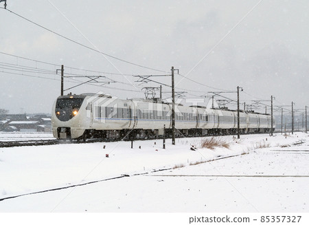 Hokuriku Main Line Awara Onsen-Maruoka JR West 683 series T22 + T17 formation (Kanazawa) Thunderbird Hokuriku Main Line Awara Onsen-Maruoka JR West 683 series T22 + T17 formation (Kanazawa) Thunderbird 85357327
