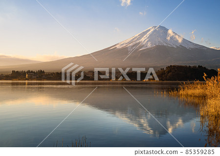 從河口湖和大石公園倒轉富士山的壯麗景色 85359285