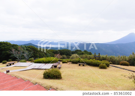 從小野岳看開聞岳和池田湖 從小野岳看開聞岳和池田湖 85361002