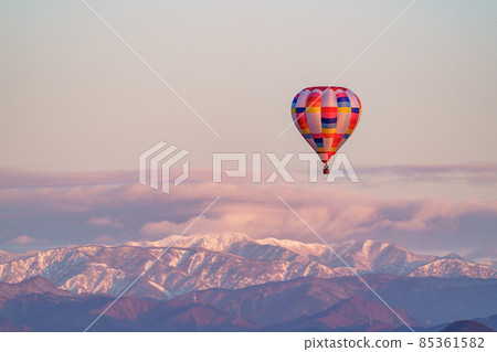 Watarase Retarding Ground Balloon and Snow Mountain 85361582