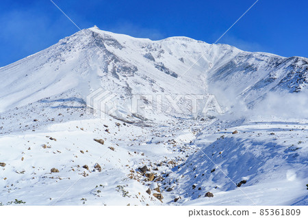 Daisetsuzan Asahidake in early winter 85361809