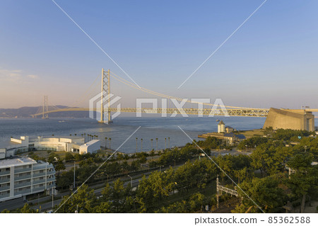 兵庫縣【明石海峽大橋】日本神戶明石海峽大橋的晨景 兵庫縣【明石海峽大橋】日本神戶明石海峽大橋的晨景 85362588