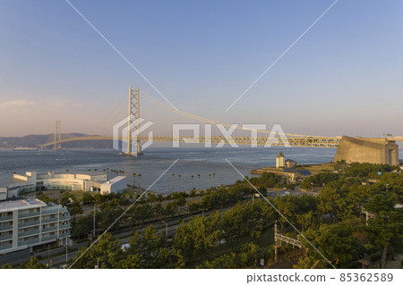 兵庫縣【明石海峽大橋】日本神戶明石海峽大橋的晨景 兵庫縣【明石海峽大橋】日本神戶明石海峽大橋的晨景 85362589