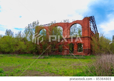 Ruins of building in Natalyevka estate complex in Kharkiv region, Ukraine 85364803
