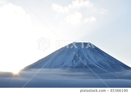 日出時的富士山（本栖湖） 211229am 7:22-2 85366190