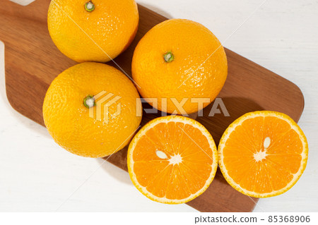 Sweet spring (produced in Kumamoto, Japan), a variety of oranges 85368906