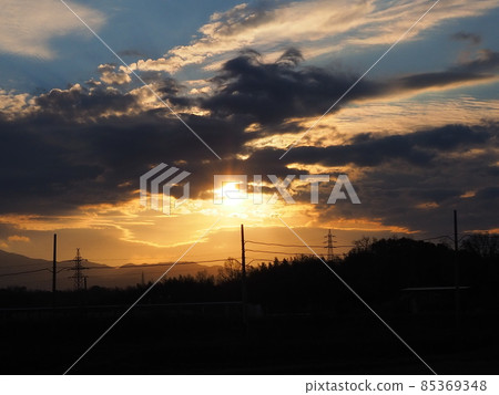 冬天的早晨發光 85369348