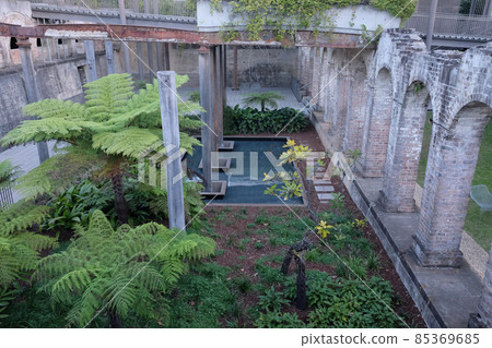 Paddington Reservoir Gardens (Paddington Reservoir Gardens), a lovely garden with a ruined feel 85369685