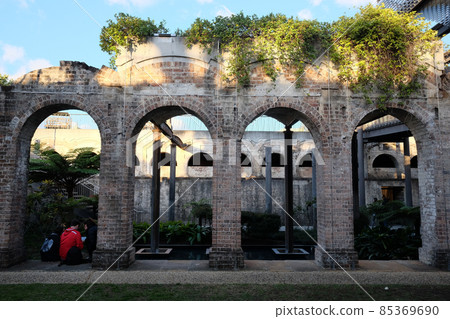 Paddington Reservoir Gardens (Paddington Reservoir Gardens), a lovely garden with a ruined feel 85369690