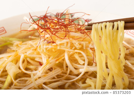 Spicy green onion miso ramen 85373203