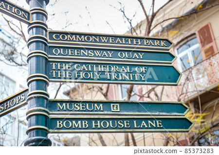 Signpost containing various famous places in the center of Gibraltar 85373283