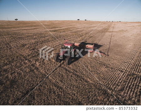 Tractor and seeder, direct sowing in the pampa, Argentina 85373332
