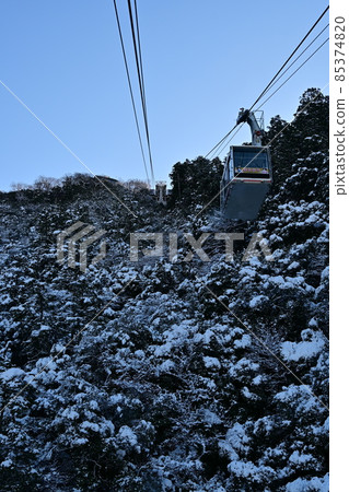金華山的雪景、岐阜城和纜車內的景色 金華山的雪景、岐阜城和纜車內的景色 85374820