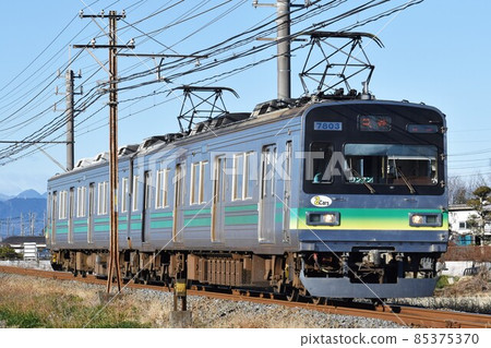 Chichibu Railway 7800 series that goes through the Kanto plain in winter 85375370