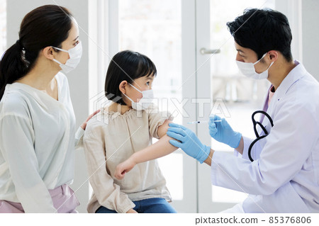 接受電暈疫苗的小學生 接受電暈疫苗的小學生 85376806