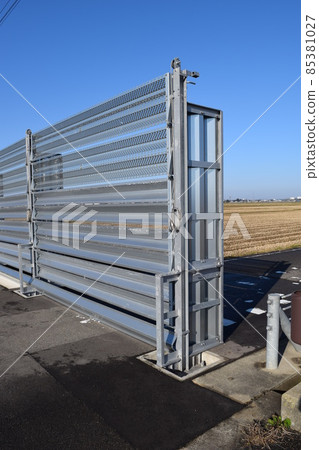 Snow protection fence Measures against snowstorms in snowy country Snow protection fence Measures against snowstorms in snowy country 85381027