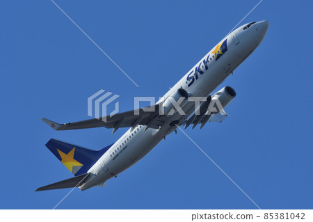 Skymark Airlines passenger plane taking off Skymark Airlines passenger plane taking off 85381042