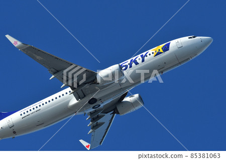 天馬航空客機起飛 85381063