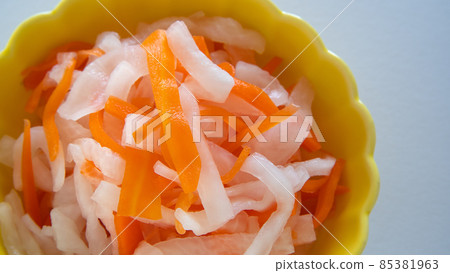 Red and white sardines (鱠 ・ 膾) Red and white sardines (鱠 ・ 膾) 85381963