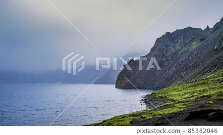 Mt. Baekdu (Mt. Changbai) Heaven lake, China / North Korea Mt. Baekdu (Mt. Changbai) Heaven lake, China / North Korea 85382046