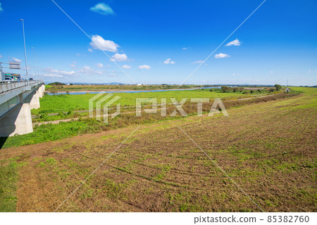 Tonegawa Road Station Hanyu Near Showa Bridge Autumn Scenery 85382760