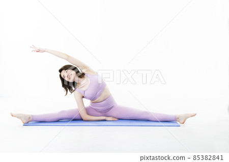 Female training stretch yoga exercise Female training stretch yoga exercise 85382841