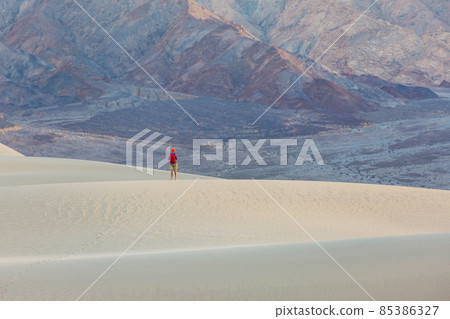 Hike in desert Hike in desert 85386327