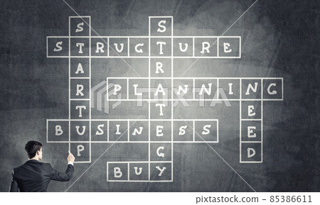 Seminar trainer draw on chalkboard Seminar trainer draw on chalkboard 85386611