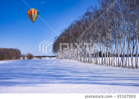 Beautiful snow scene in the eastern Hokkaido region in the midwinter 85387888