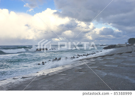 Hokuriku winter rough Sea of Japan Toyama Bay Hokuriku winter rough Sea of Japan Toyama Bay 85388999