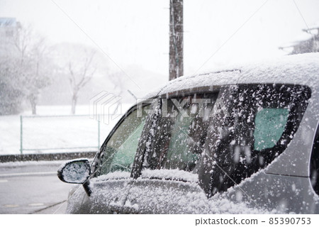 Snow and car Snow and car 85390753