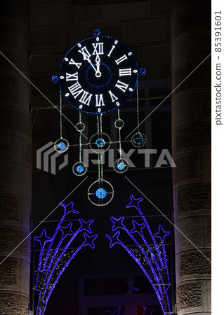 New Year's City clock. Concept The new year is coming soon 85391601