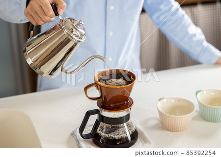 匹配杯中的咖啡 85392254