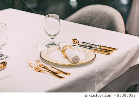 Wedding reception table 85393056