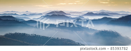 深山的晨景 深山的晨景 85393782