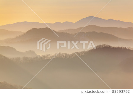 深山的晨景 85393792
