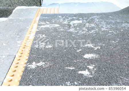 Anti-slip mat (outdoor / snowy day) 85396054